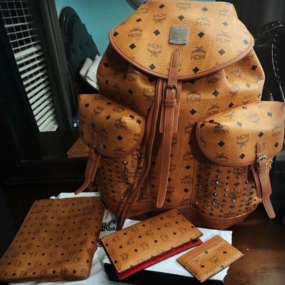 MEET YOUR NEW POSHER, 🧡 🧡FASHION IS ART AND LUV 🧡🧡 - Picture 11 of 17